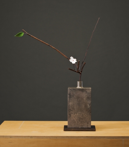 ANDERSON-David Kimball_Apple_bronze, steel and paint_29x21x9 inches_s